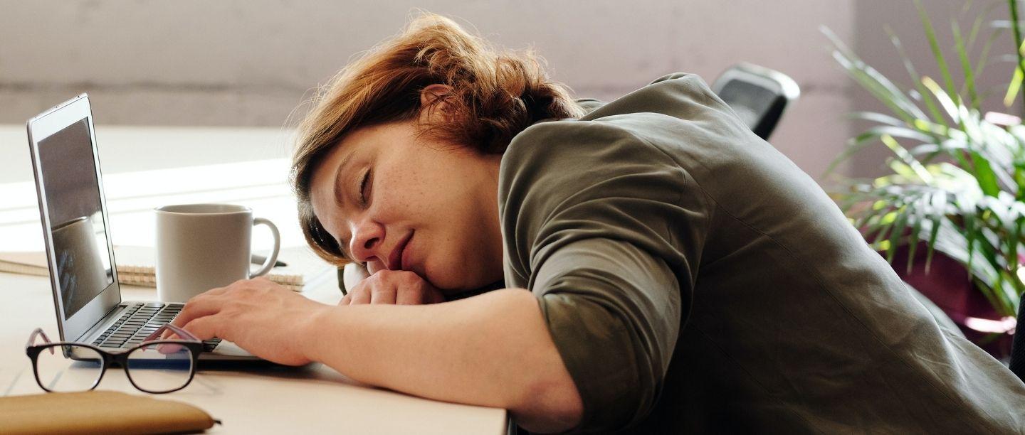 गरजेपेक्षा कमी झोप घेतल्यास शरीरावर होतात हे गंभीर परिणाम