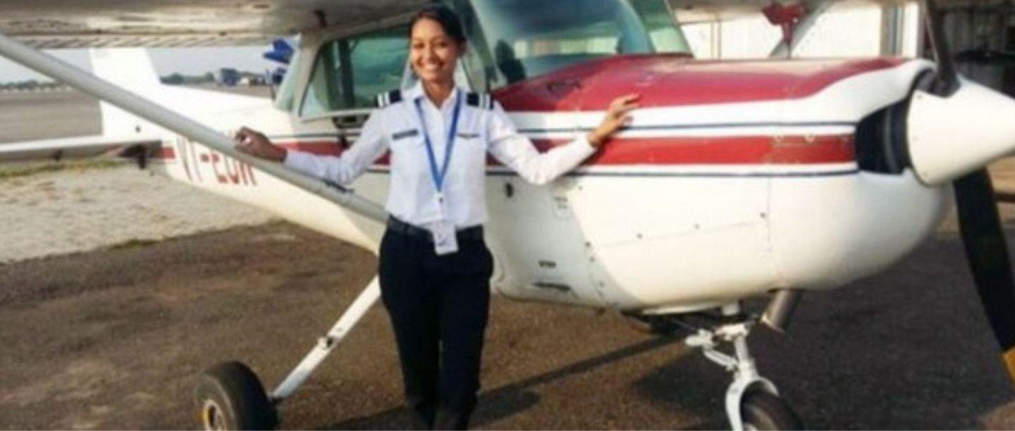 अनुप्रिया लकडा बनली पहिली आदिवासी महिला पायलट, जिद्दीने केलं स्वप्नं पूर्ण
